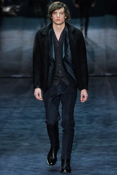 Look 27